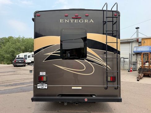 Used 2019 Ford E-450 and Econoline 450 Super Duty w/ Motorhome Prep Package RWD image 7
