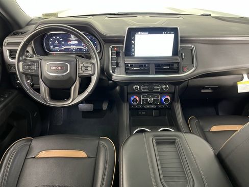 Used 2022 GMC Yukon XL AT4 image 13