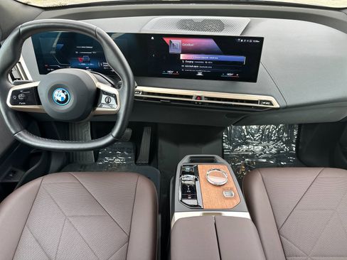 Used 2023 BMW iX xDrive50 w/ Ultimate Package 2 image 13