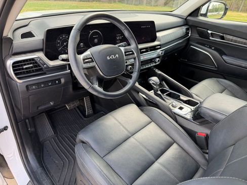 Used 2024 Kia Telluride SX w/ Towing Package image 12