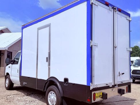Used 2024 Ford E-350 and Econoline 350 Super Duty w/ Power Windows & Locks Group RWD image 5