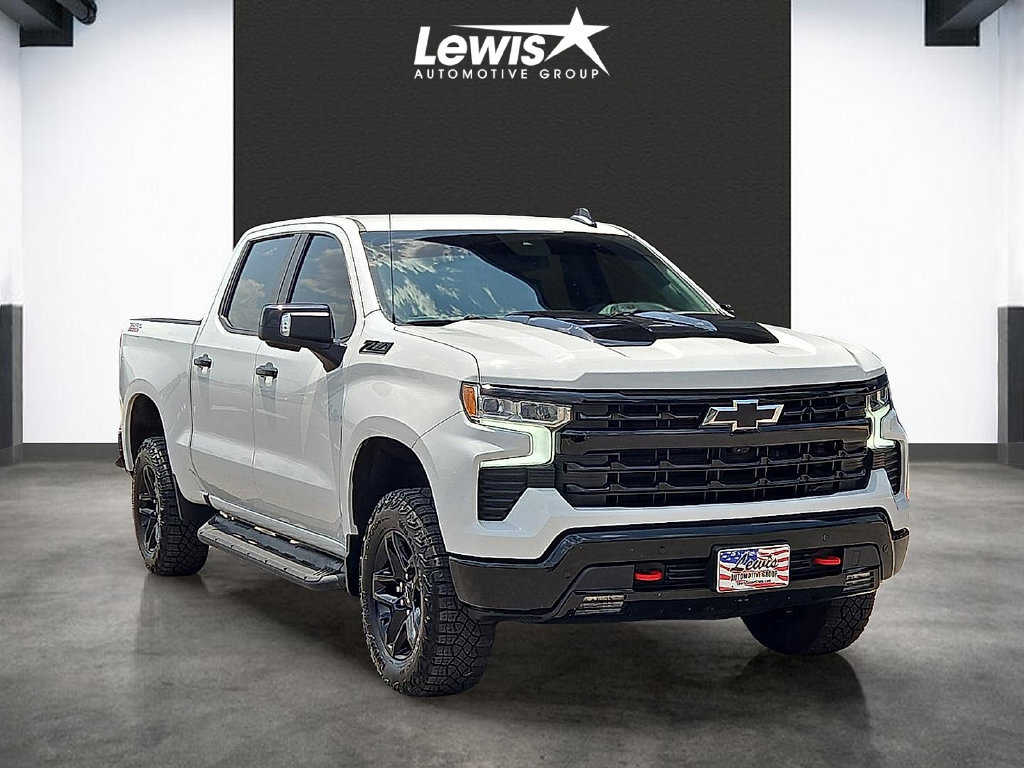 Used 2024 Chevrolet Silverado 1500 LT Trail Boss w/ LT Trail Boss Premium Package AWD/4WD image 6