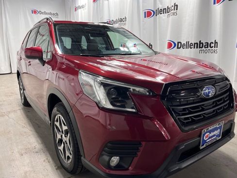 Used 2022 Subaru Forester Premium AWD/4WD image 1