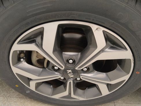 Used 2019 Kia Forte LXS image 31