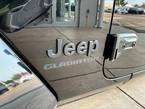 Used 2020 Jeep Gladiator Sport w/ Quick Order Package 24S AWD/4WD image 25