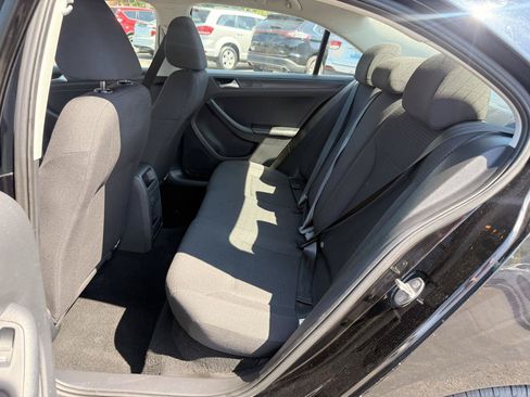 Used 2016 Volkswagen Jetta S FWD image 9