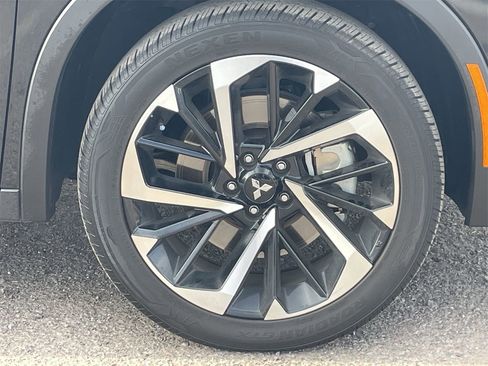Used 2023 Mitsubishi Outlander SE Black Edition image 9