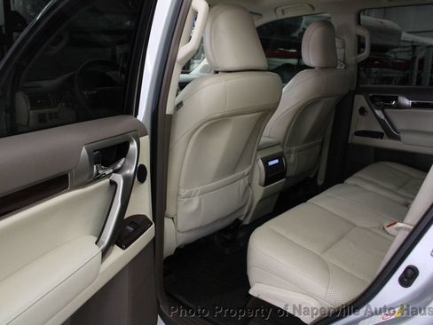 Used 2015 Lexus GX 460 Luxury w/ Preferred Accessory Package AWD/4WD image 26