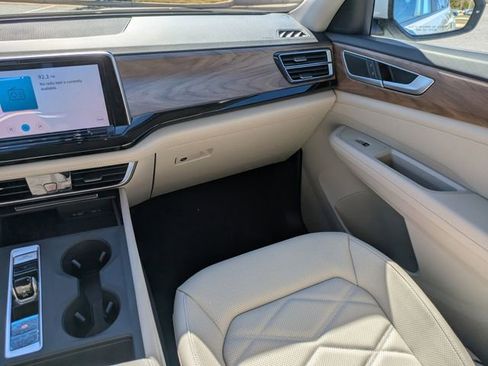 New 2026 Volkswagen Atlas SE FWD image 18