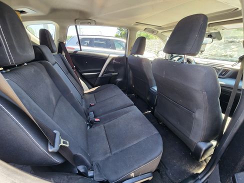 Used 2017 Toyota RAV4 XLE AWD/4WD image 9
