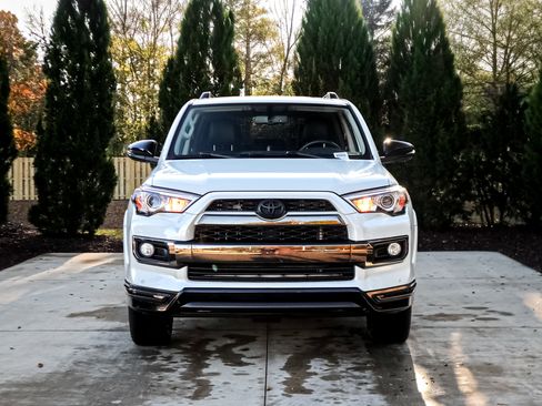 Used 2019 Toyota 4Runner Limited image 3