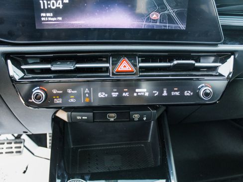 Used 2023 Kia Niro Wave FWD image 18