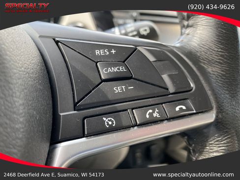 Used 2018 Nissan Rogue Sport SV w/ SV Technology Package AWD/4WD image 17
