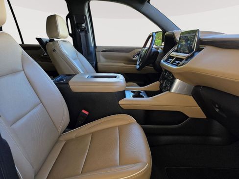 Used 2021 Chevrolet Tahoe Premier w/ Premium Package image 11