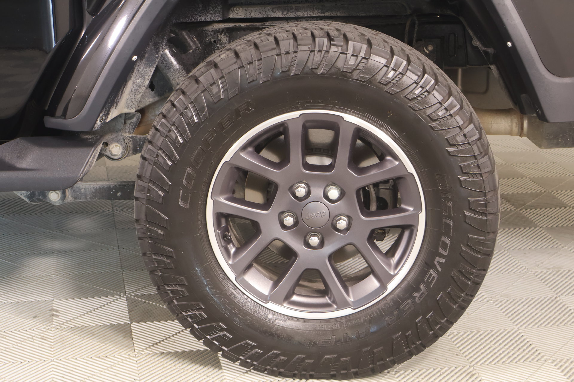 Used 2021 Jeep Gladiator Overland AWD/4WD image 19