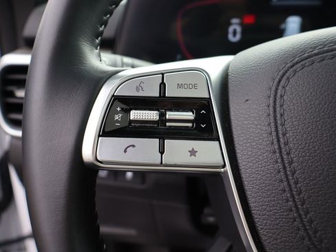 Used 2024 Kia Telluride EX w/ EX Captain's Chair Package image 14