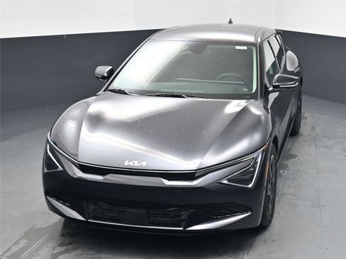 New 2025 Kia EV6 Wind image 9