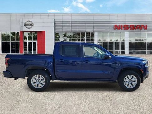 Certified 2022 Nissan Frontier SV RWD image 3