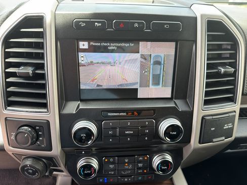 Used 2017 Ford F150 Lariat w/ Equipment Group 502A Luxury AWD/4WD image 13