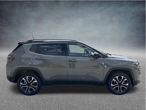 Used 2022 Jeep Compass Limited AWD/4WD image 6