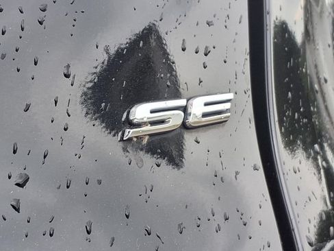 Used 2016 Ford Fusion SE FWD image 25