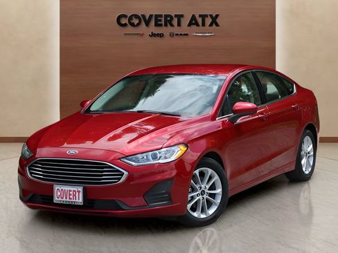 Used 2020 Ford Fusion SE FWD image 1