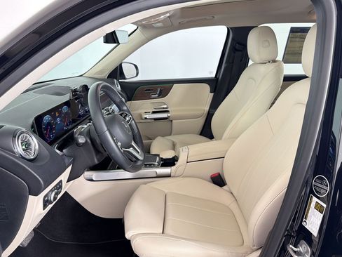 Used 2023 Mercedes-Benz GLB 250 image 5