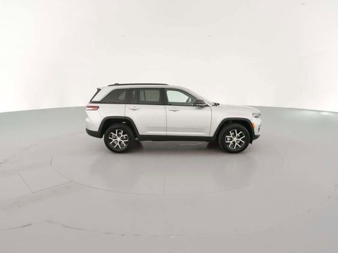 New 2025 Jeep Grand Cherokee Limited image 14
