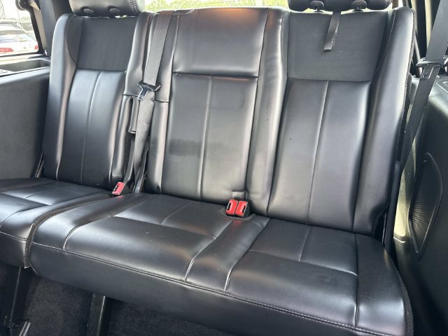 Used 2016 Ford Expedition Platinum RWD image 16