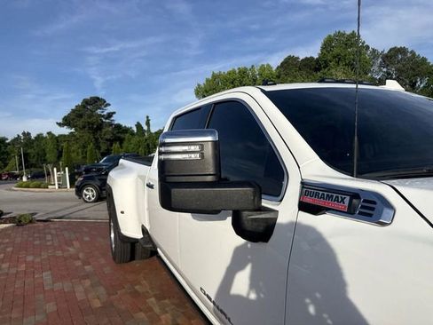 Used 2024 GMC Sierra 3500 Denali w/ Denali Reserve Package AWD/4WD image 18