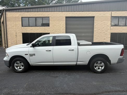 Used 2019 RAM 1500 Classic SLT AWD/4WD image 3