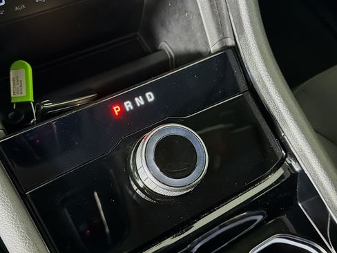 Used 2023 Jeep Grand Cherokee Laredo RWD image 24