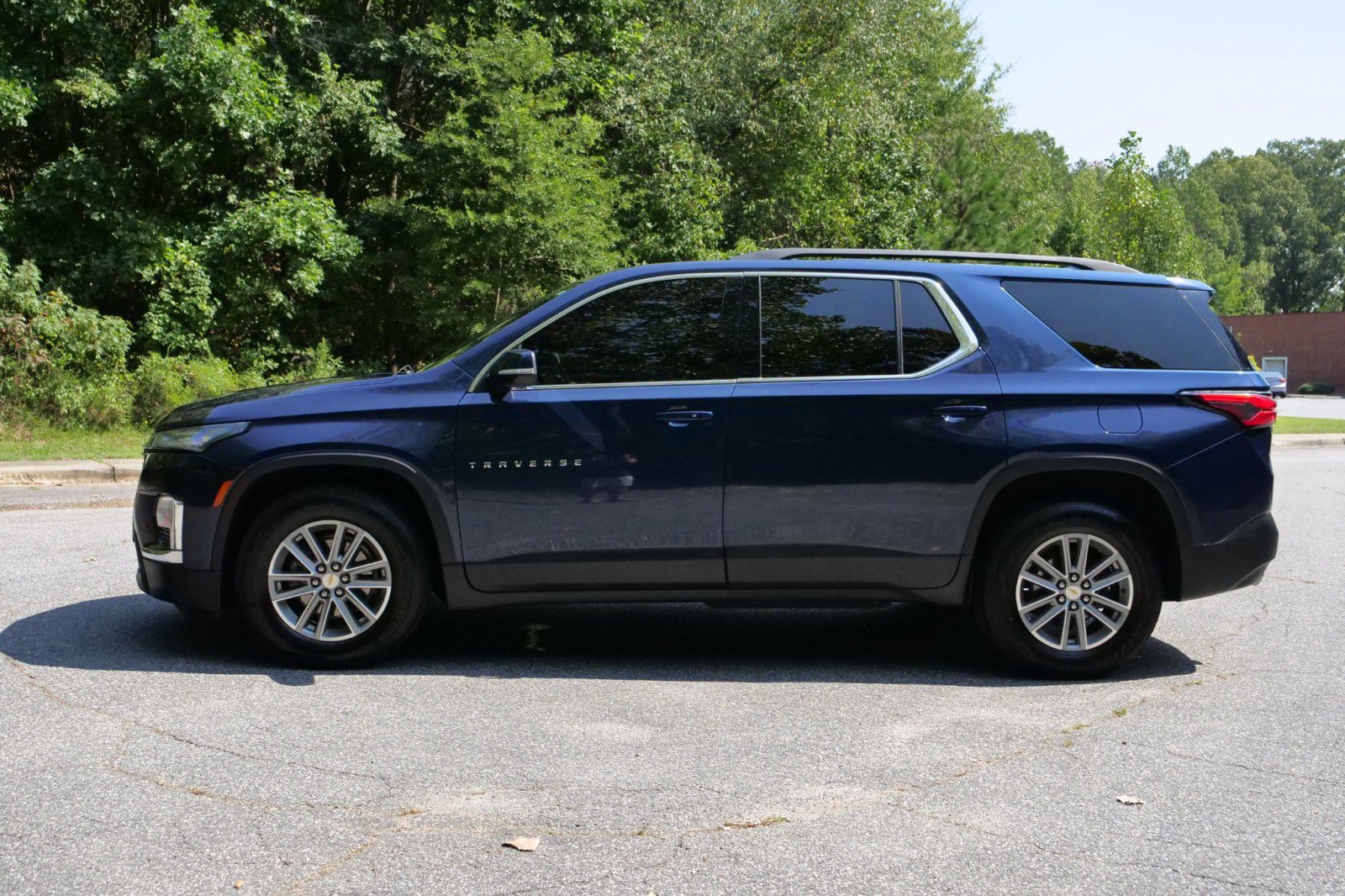 Used 2022 Chevrolet Traverse LT AWD/4WD image 44