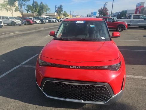 Used 2024 Kia Soul LX w/ Option Group 015 FWD image 2