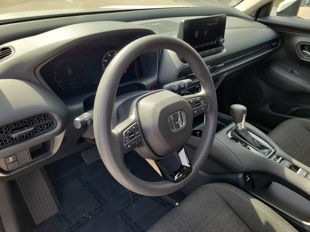 Used 2023 Honda HR-V LX image 17