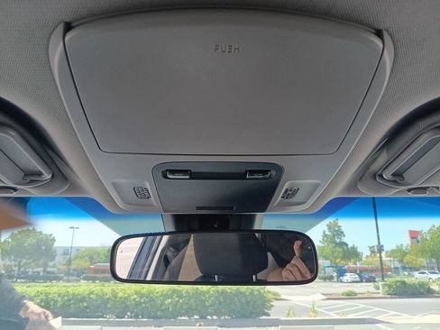 Used 2018 Toyota Camry LE FWD image 21