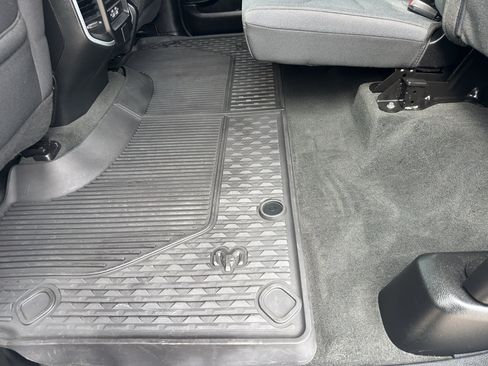 Used 2022 RAM 1500 Big Horn AWD/4WD image 36