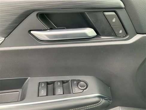 Used 2025 GMC Acadia Elevation image 27