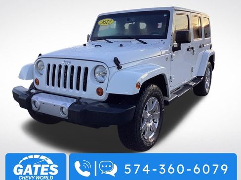 Used 2013 Jeep Wrangler Unlimited Sahara w/ Connectivity Group AWD/4WD image 5
