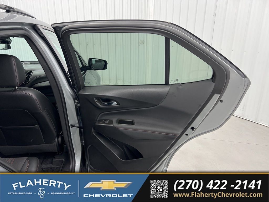 Used 2023 Chevrolet Equinox RS w/ LPO, Floor Liner Package FWD image 12