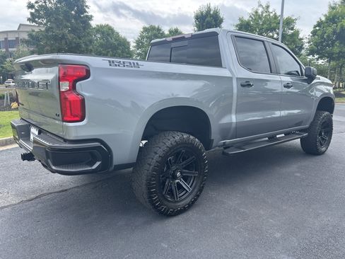 Used 2024 Chevrolet Silverado 1500 LT Trail Boss w/ Convenience Package II AWD/4WD image 9