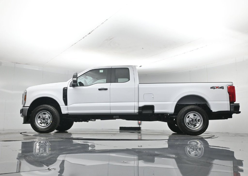 New 2027 Ford F350 XL w/ XL Chrome Package AWD/4WD image 7