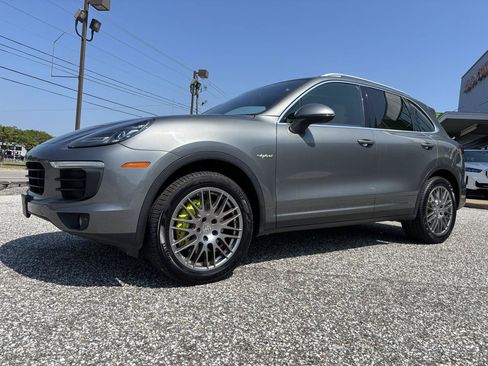 Used 2018 Porsche Cayenne S w/ Premium Package Plus AWD/4WD image 28
