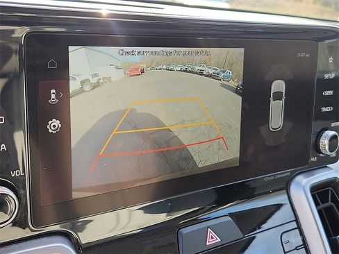 Used 2023 Kia Sorento EX image 19
