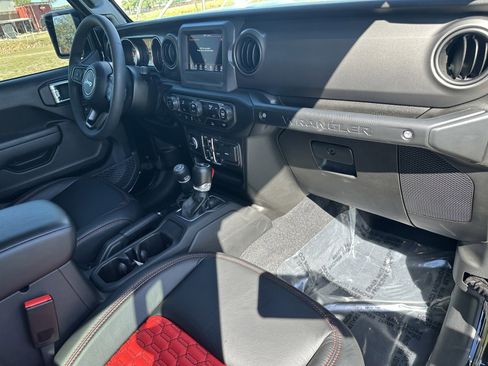 Used 2023 Jeep Wrangler Sport S image 22