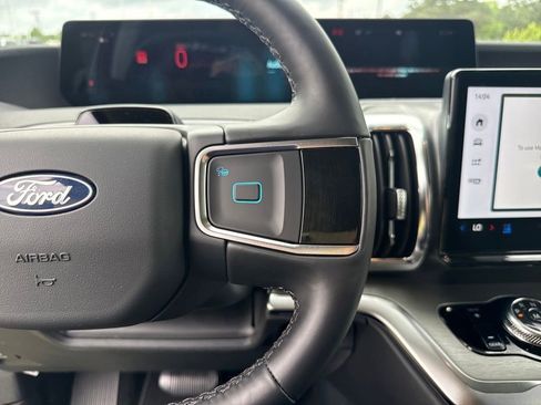 New 2026 Ford Expedition Platinum w/ Driver's Package AWD/4WD image 20