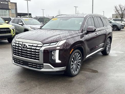 Used 2024 Hyundai Palisade Calligraphy image 4
