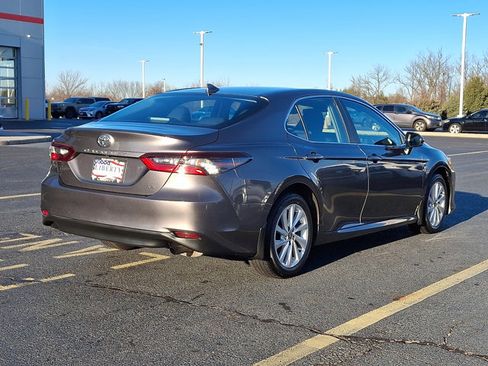 Used 2024 Toyota Camry LE image 6