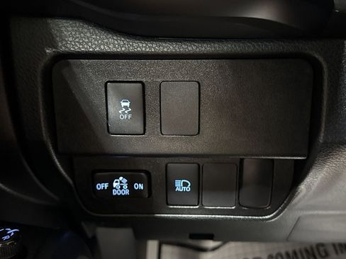 Used 2021 Toyota Tacoma SR AWD/4WD image 17