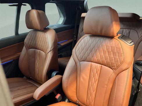 New 2026 BMW ALPINA XB7 AWD/4WD image 9